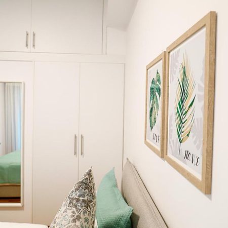 Newly Renovated Apartment 7 Min Walk From Acropolis Aten Exteriör bild