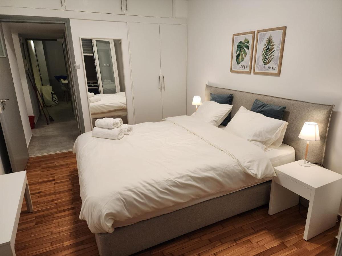 Newly Renovated Apartment 7 Min Walk From Acropolis Aten Exteriör bild