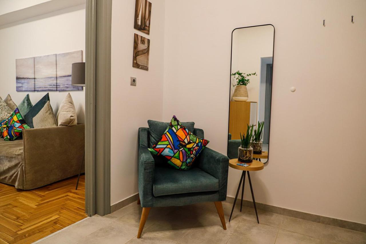 Newly Renovated Apartment 7 Min Walk From Acropolis Aten Exteriör bild