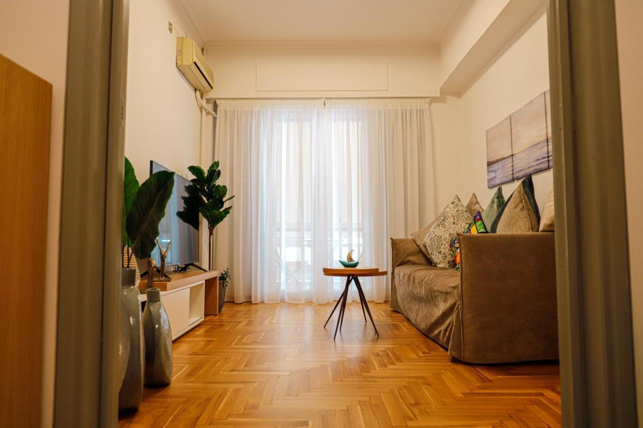 Newly Renovated Apartment 7 Min Walk From Acropolis Aten Exteriör bild