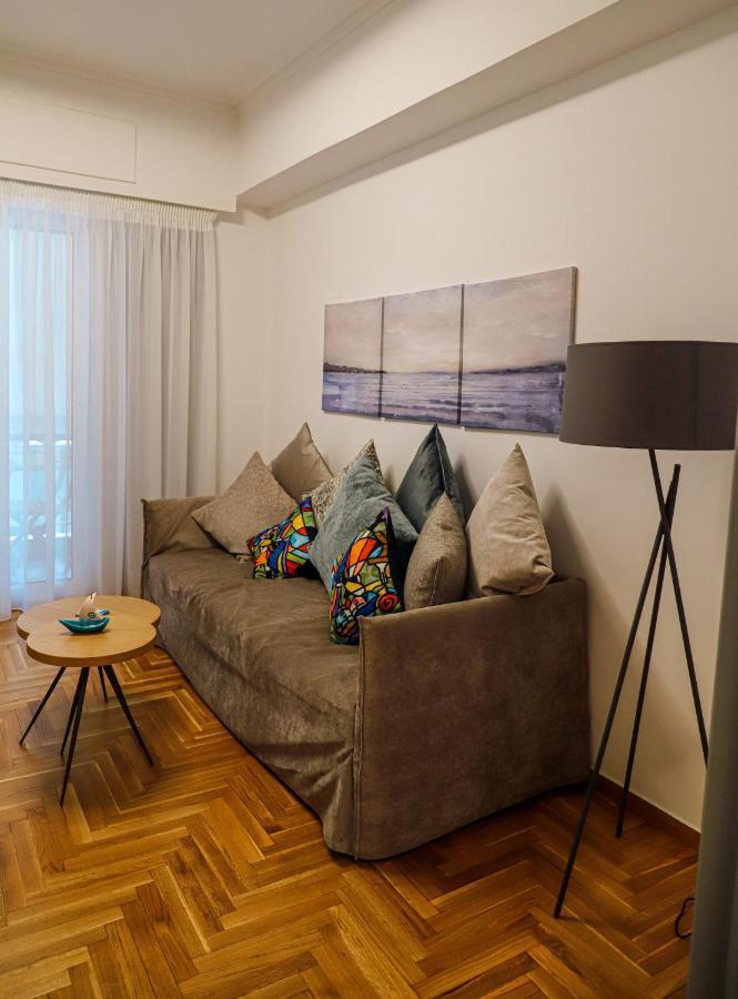 Newly Renovated Apartment 7 Min Walk From Acropolis Aten Exteriör bild