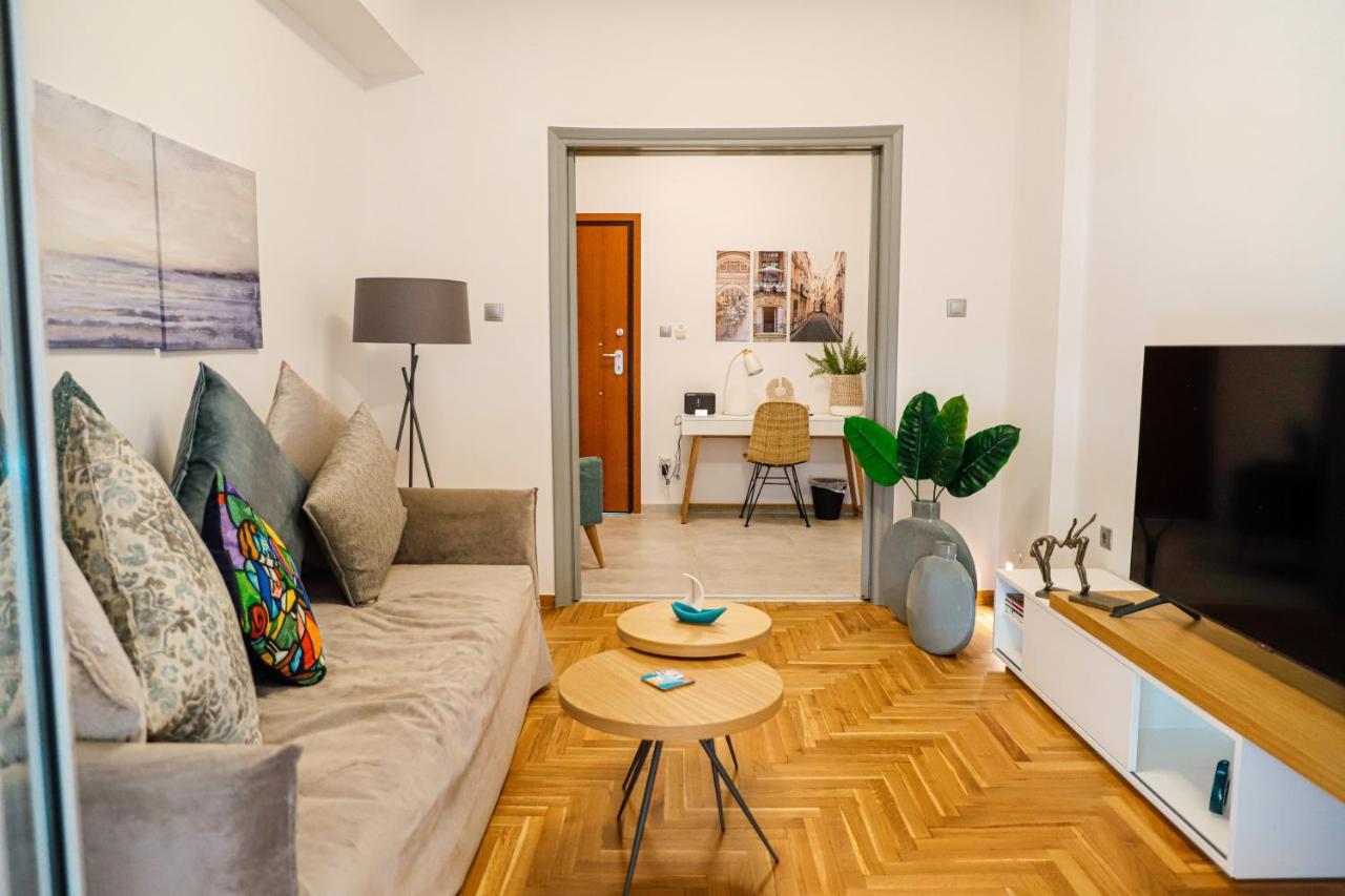 Newly Renovated Apartment 7 Min Walk From Acropolis Aten Exteriör bild