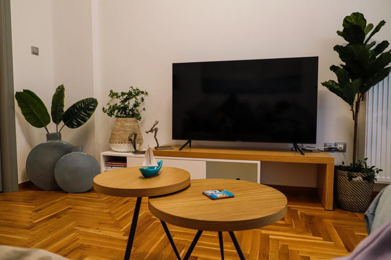 Newly Renovated Apartment 7 Min Walk From Acropolis Aten Exteriör bild