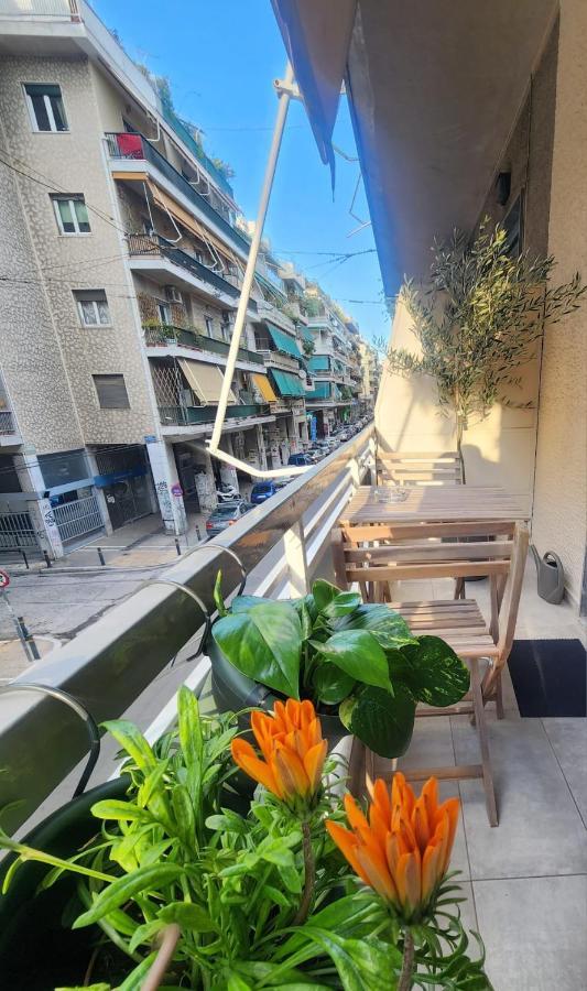 Newly Renovated Apartment 7 Min Walk From Acropolis Aten Exteriör bild
