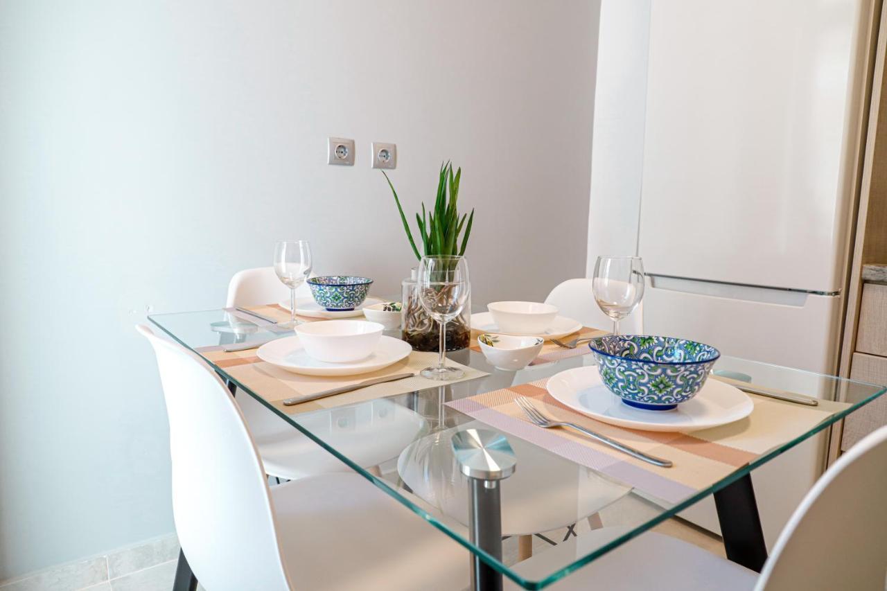 Newly Renovated Apartment 7 Min Walk From Acropolis Aten Exteriör bild