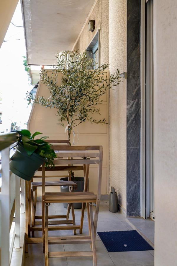 Newly Renovated Apartment 7 Min Walk From Acropolis Aten Exteriör bild