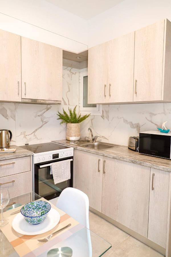 Newly Renovated Apartment 7 Min Walk From Acropolis Aten Exteriör bild