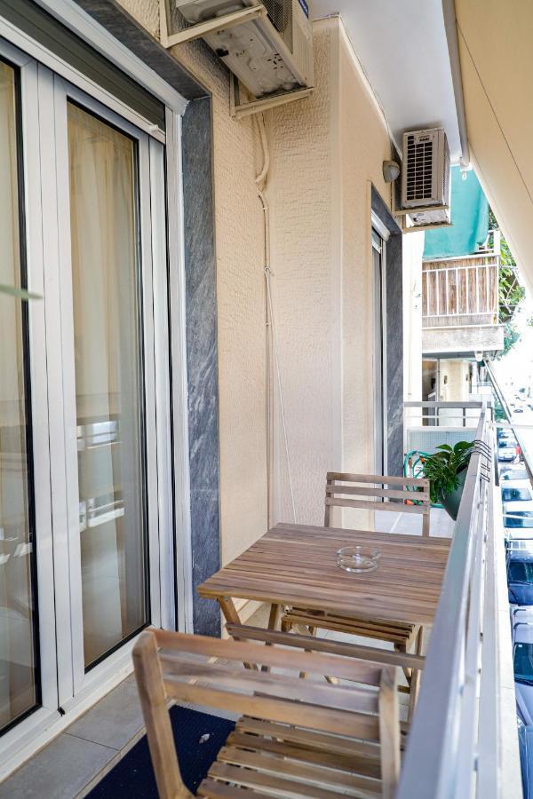 Newly Renovated Apartment 7 Min Walk From Acropolis Aten Exteriör bild