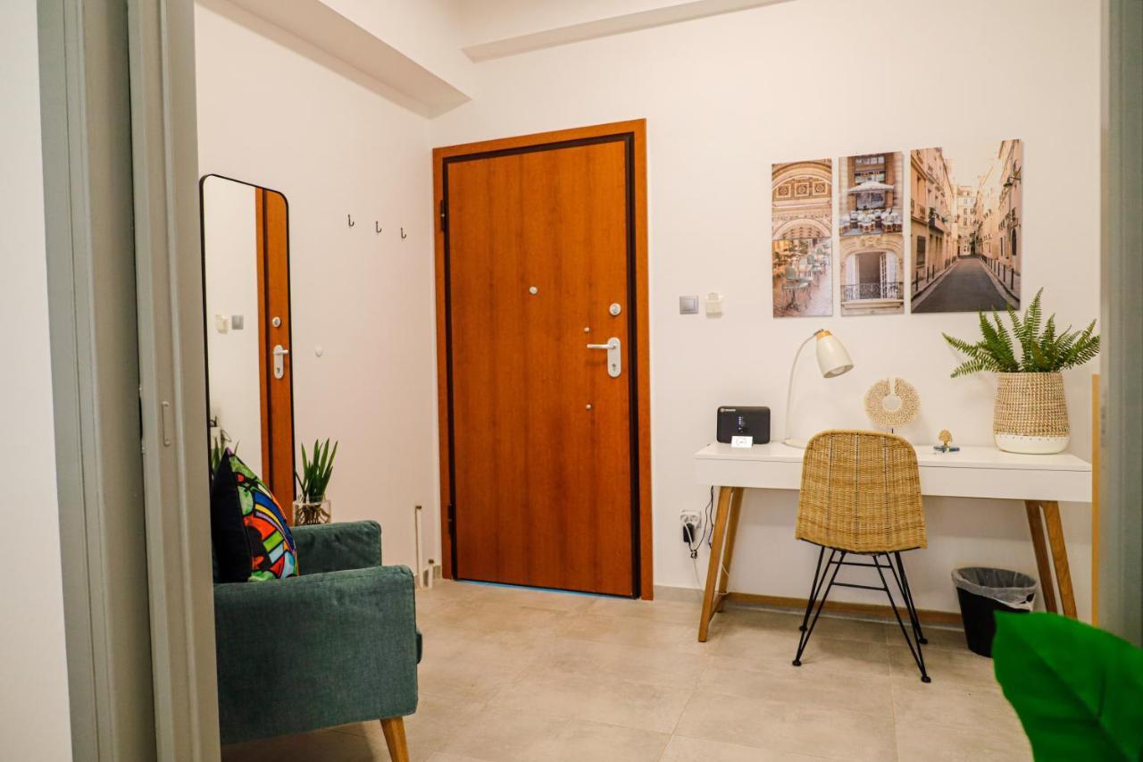 Newly Renovated Apartment 7 Min Walk From Acropolis Aten Exteriör bild