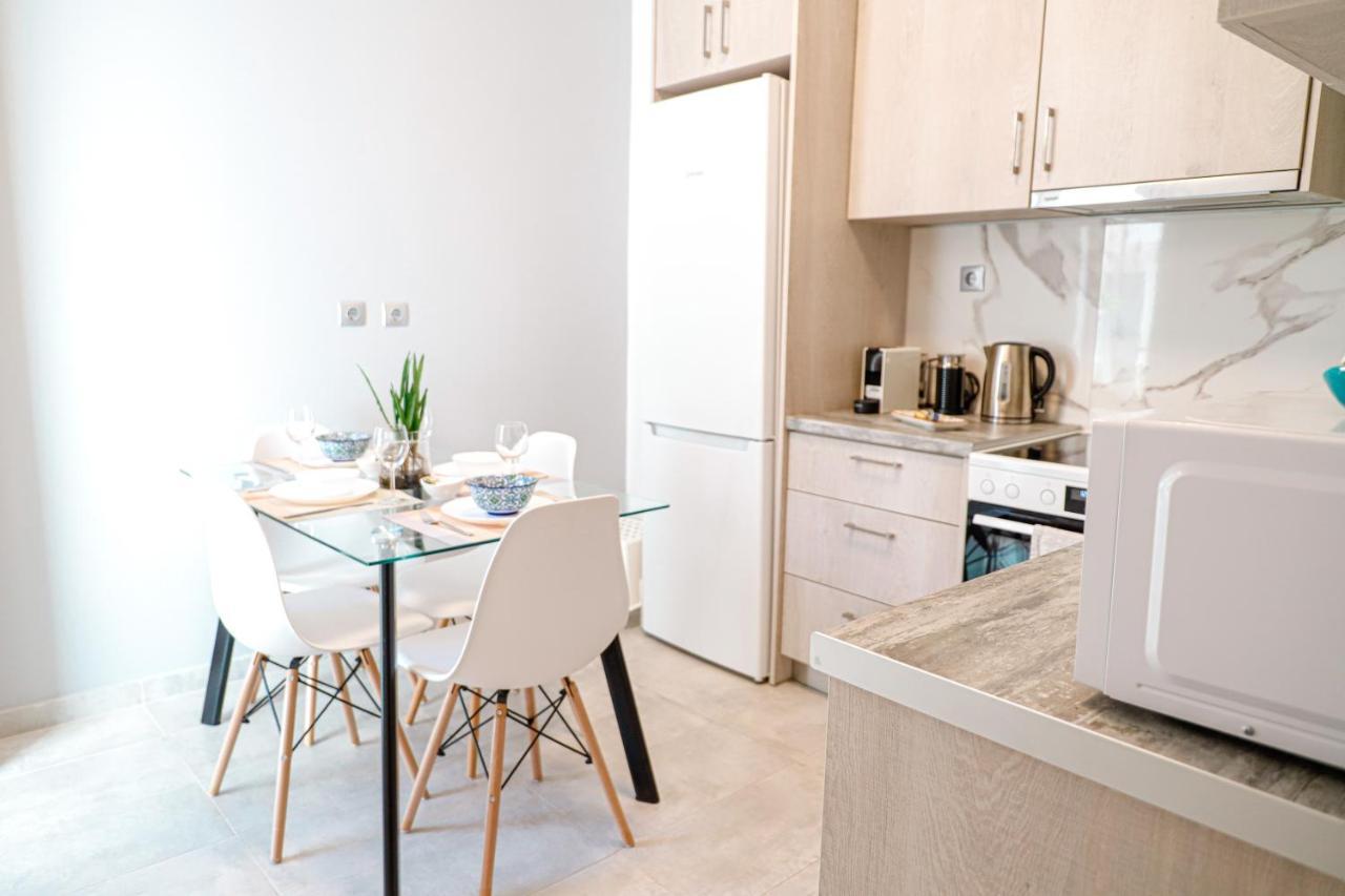 Newly Renovated Apartment 7 Min Walk From Acropolis Aten Exteriör bild