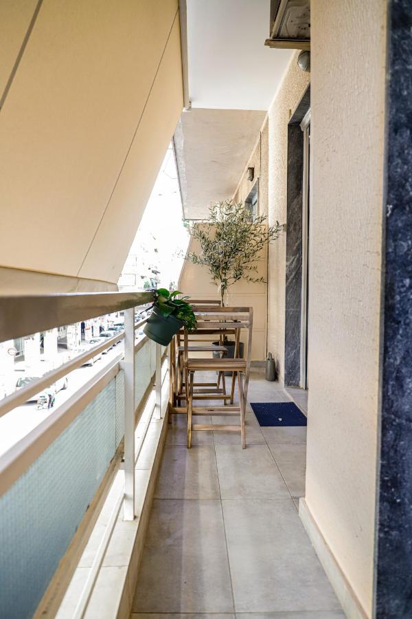 Newly Renovated Apartment 7 Min Walk From Acropolis Aten Exteriör bild