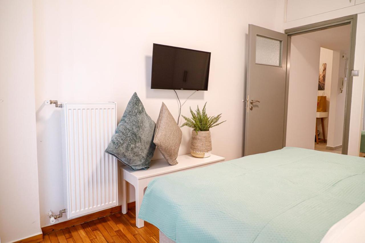 Newly Renovated Apartment 7 Min Walk From Acropolis Aten Exteriör bild