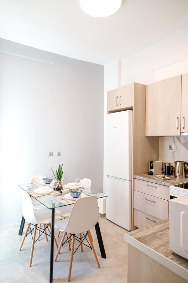 Newly Renovated Apartment 7 Min Walk From Acropolis Aten Exteriör bild