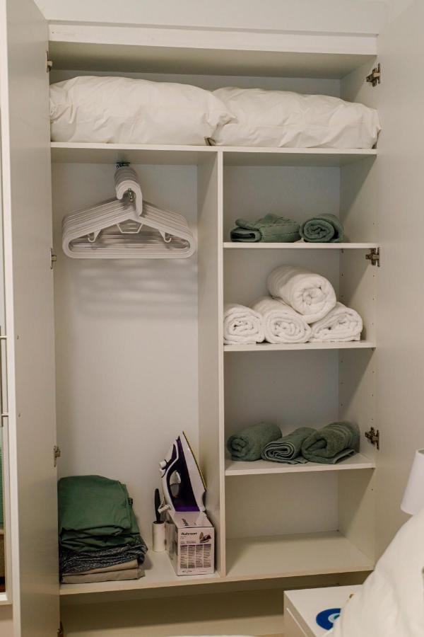 Newly Renovated Apartment 7 Min Walk From Acropolis Aten Exteriör bild