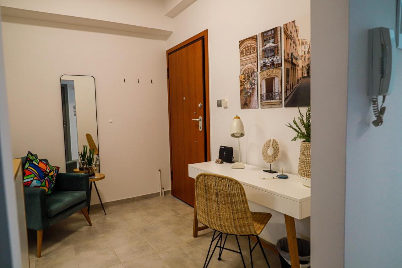 Newly Renovated Apartment 7 Min Walk From Acropolis Aten Exteriör bild